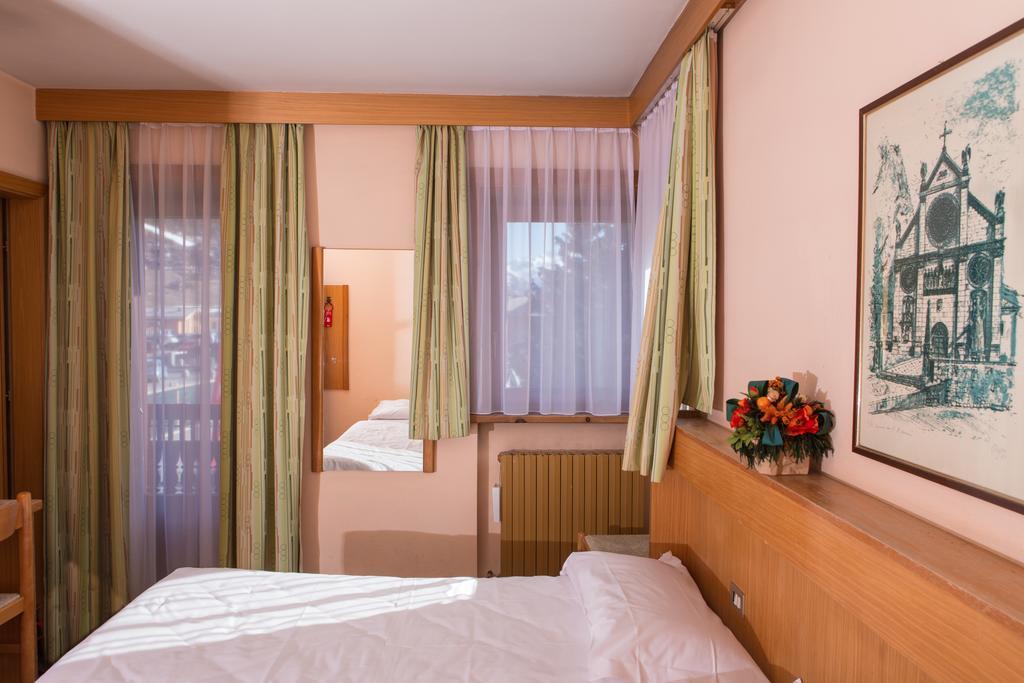 Hotel La Baita Livigno Oda fotoğraf